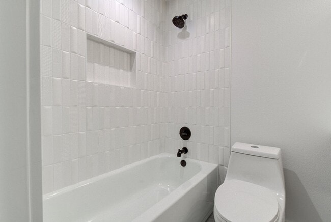Building Photo - STUNNING Recently Remodeled in ZILKER 1bed...