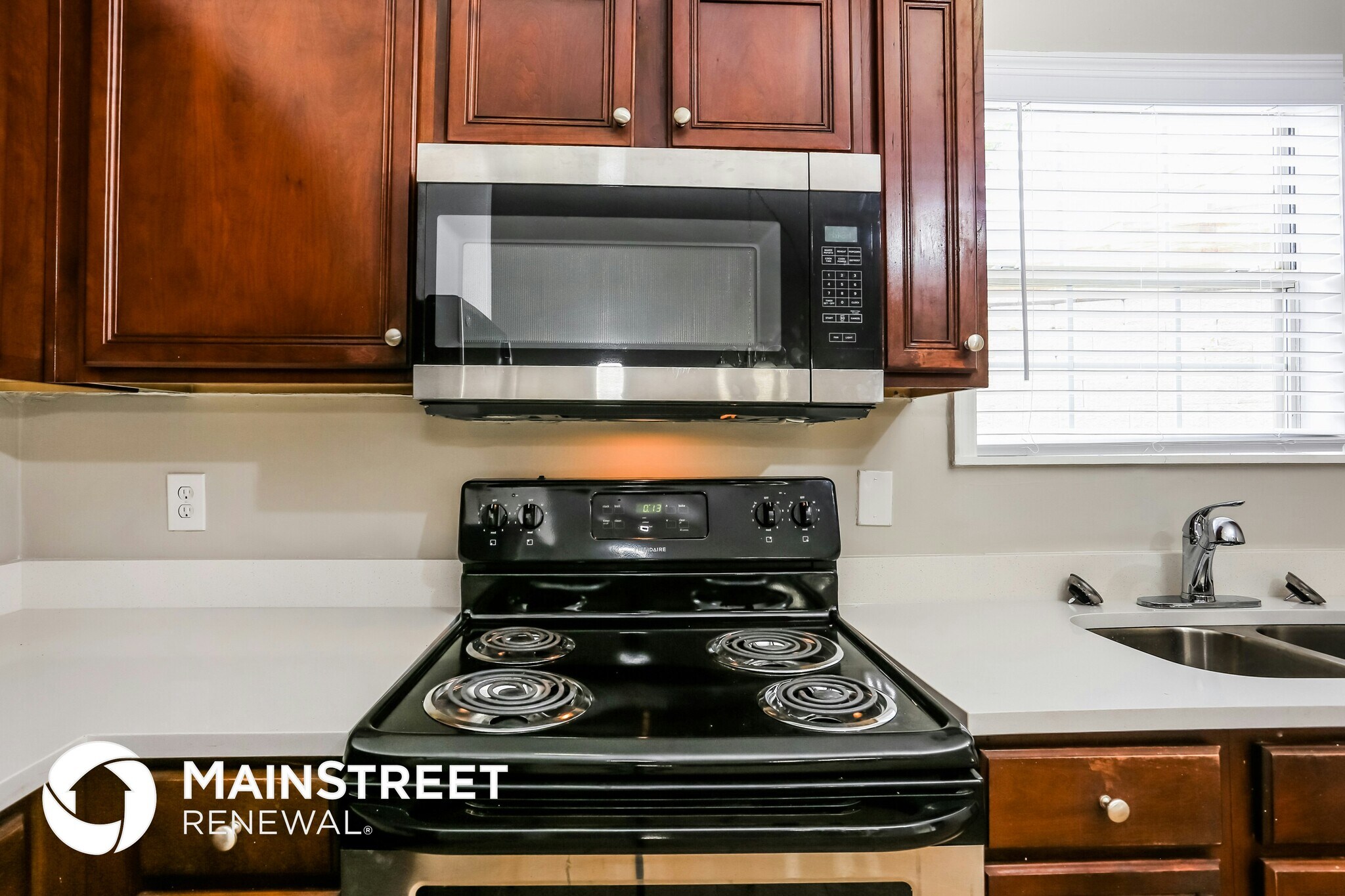Building Photo - 4150 Riverbank Ct