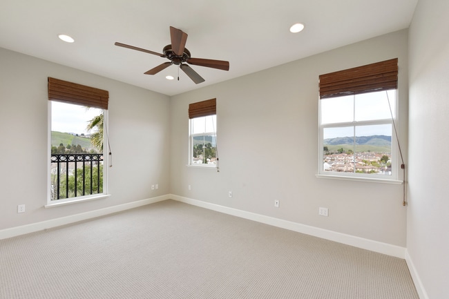 Building Photo - 4 Bed 5 Bath, Beautiful Home In Danville, With A Pool!