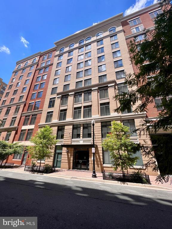 Building Photo - 1205 N Garfield St