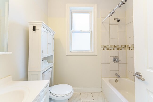 Building Photo - 4706 W Adams St