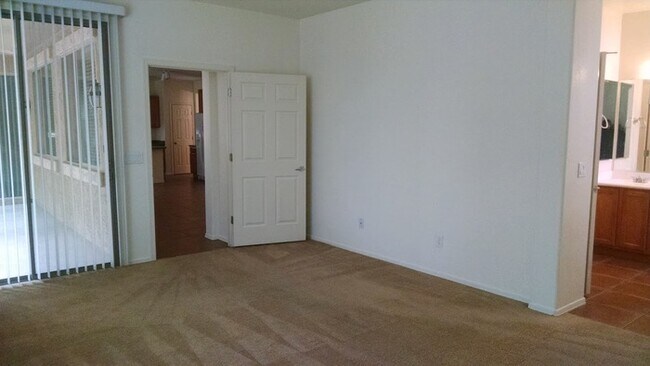 Building Photo - Great Rental 3 Bed 2 Bath at Ellsworth and Rittenhouse