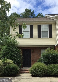 Building Photo - 406 Leafmore Rd SW