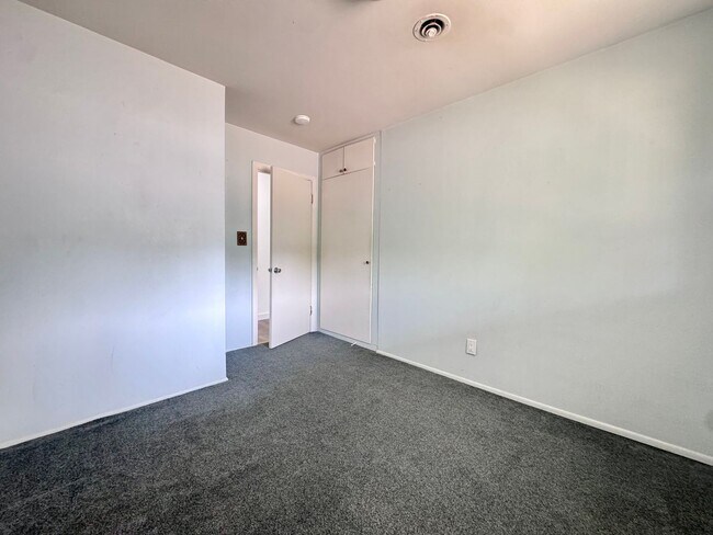 Building Photo - 1101 F Ave