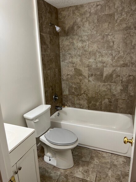 Building Photo - 110 Silas Ct