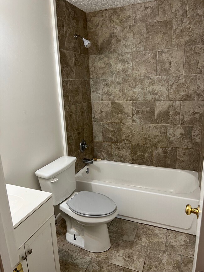 Building Photo - 110 Silas Ct