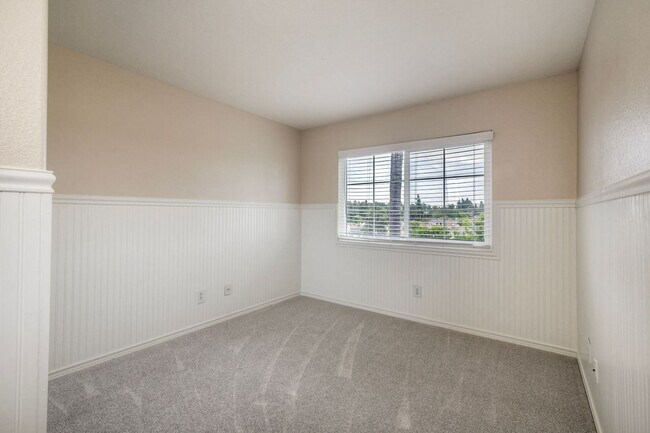 Building Photo - 3Bed/2.5Bath in Alacima Community~ Los Alamos