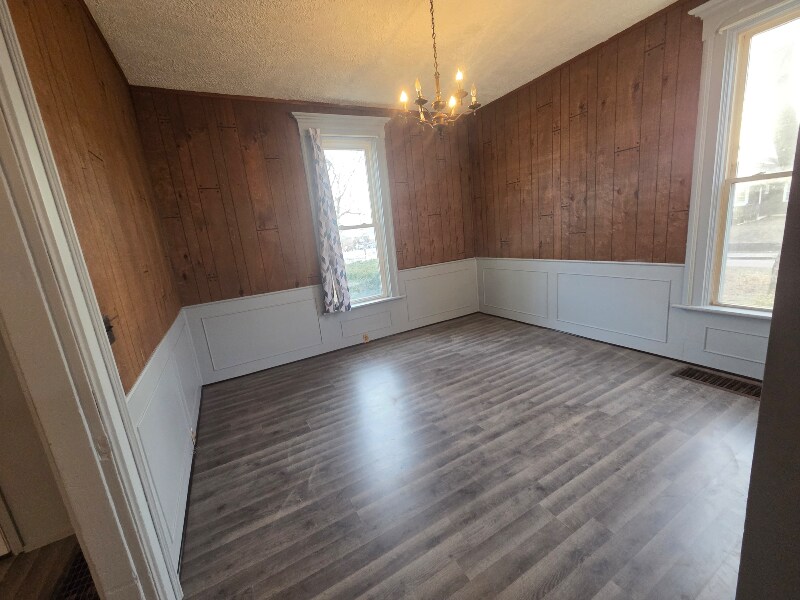 Building Photo - 332 De Soto St