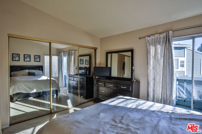 Building Photo - 926 W Philadelphia St