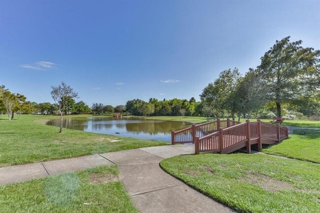 Building Photo - 9719 Goldenglade Dr