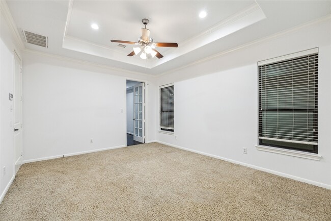 Building Photo - 1046 W 23rd St