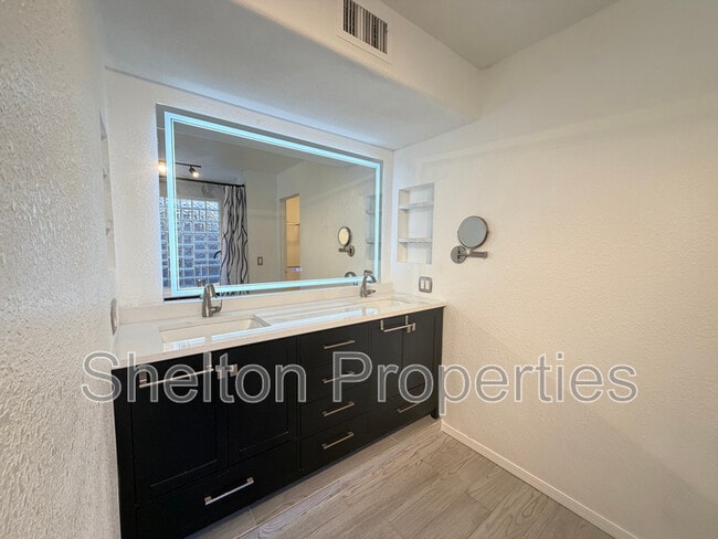 Building Photo - 18833 N 43rd Pl