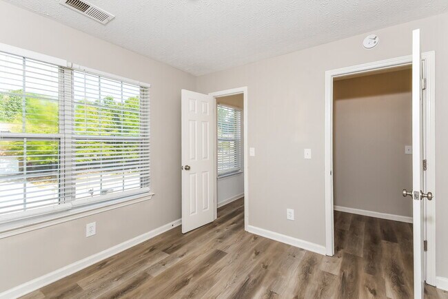 Building Photo - 5502 Somer Ridge Ct