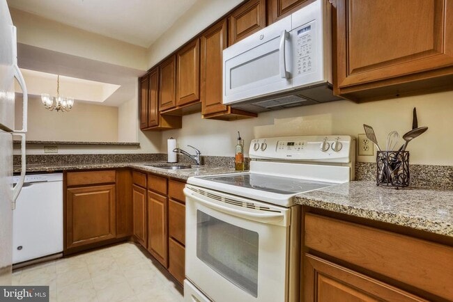 Building Photo - 5821 Inman Park Cir