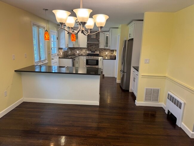 Building Photo - 793 Dedham St