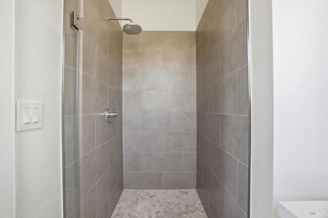 Building Photo - 172 Bella Vista Ave