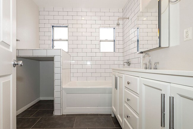 Building Photo - 3463 Plata St