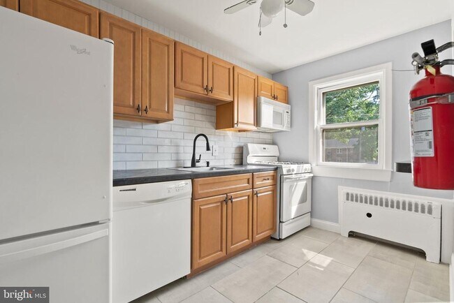 Building Photo - 114 F Cherry Parke
