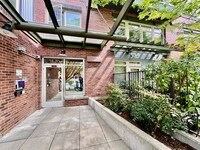 Building Photo - Renovated Studio in Capitol Hill with Rooftop City Views!!!!