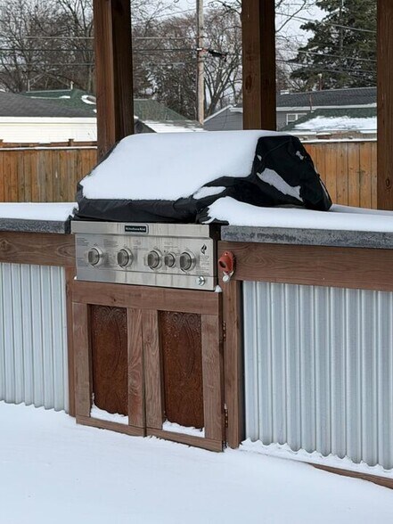 Building Photo - 2802 Dove St