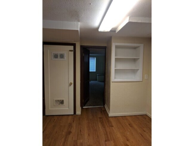 Building Photo - 1001 S Eliot St