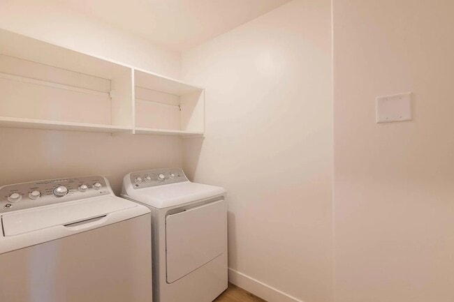 Building Photo - HCT 571
