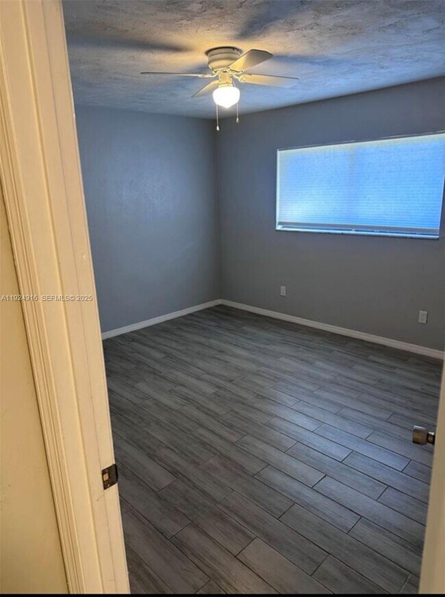 Building Photo - 168 Westwood Dr