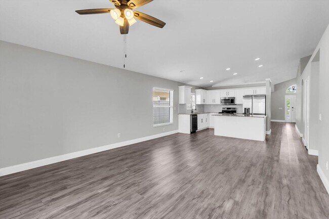 Building Photo - Spacious Renovated 4-Bedroom Home in Land O’ Lakes Near Veterans Expressway