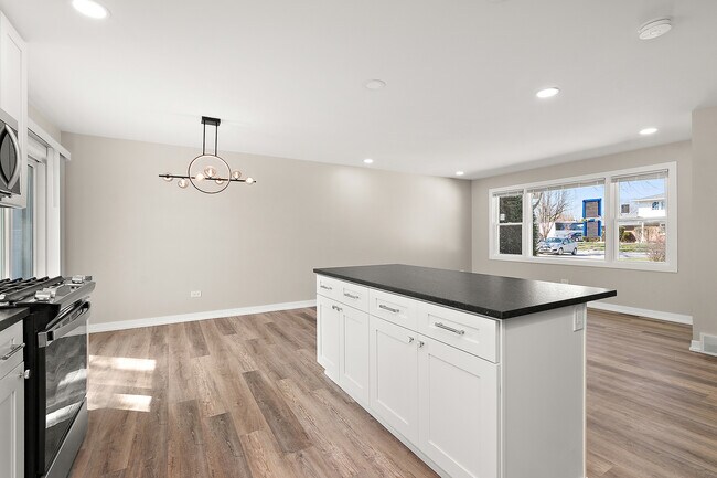 Building Photo - 9313 W 147th St