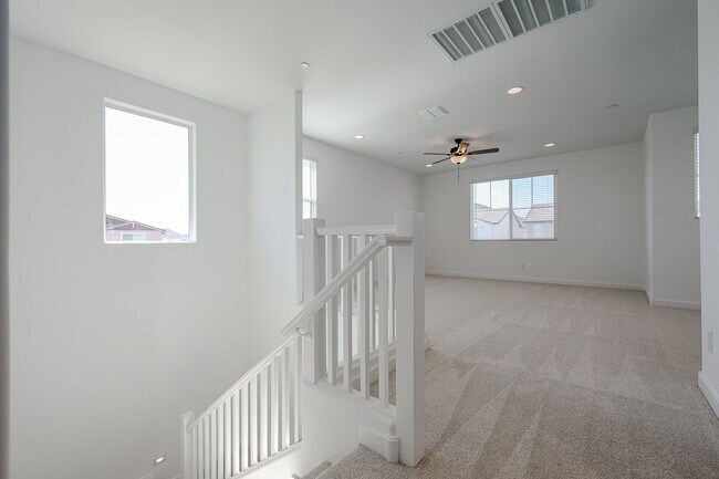 Building Photo - 4-Bedroom Home in Mystic at Lake Pleasant