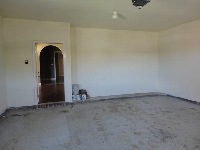 Building Photo - Shenandoah area 3BR/2BA house with dbl garage