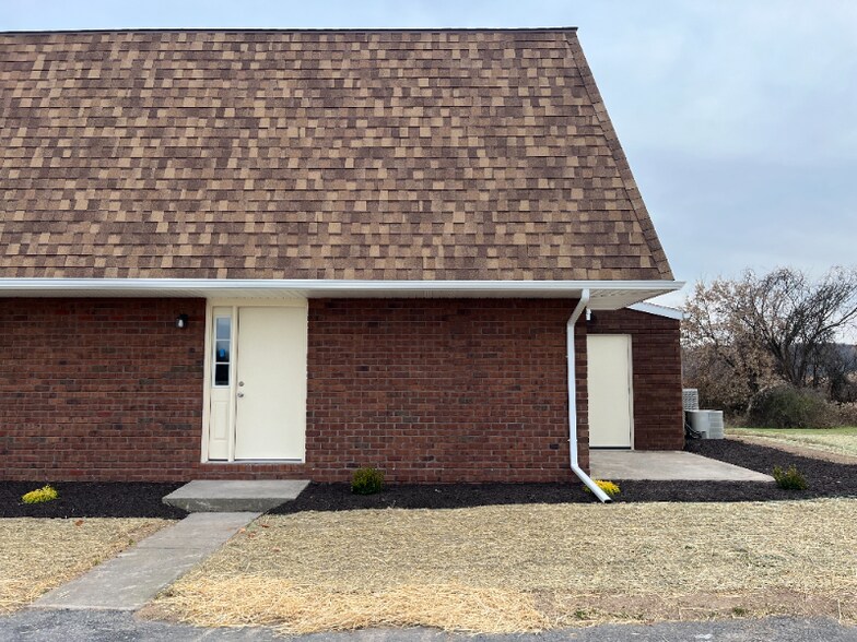 Primary Photo - 164 Logan Rd