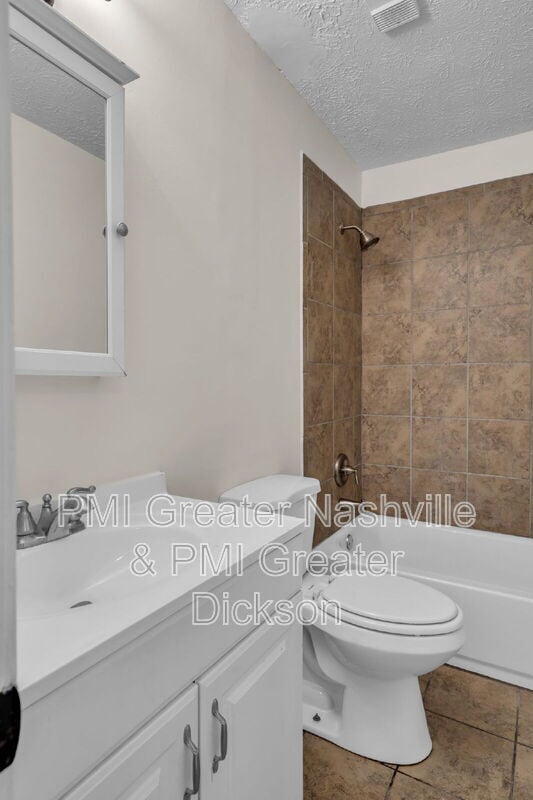 Building Photo - 3153 E Lake Dr