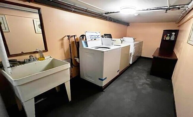 Building Photo - 415-417-417 Central Ave