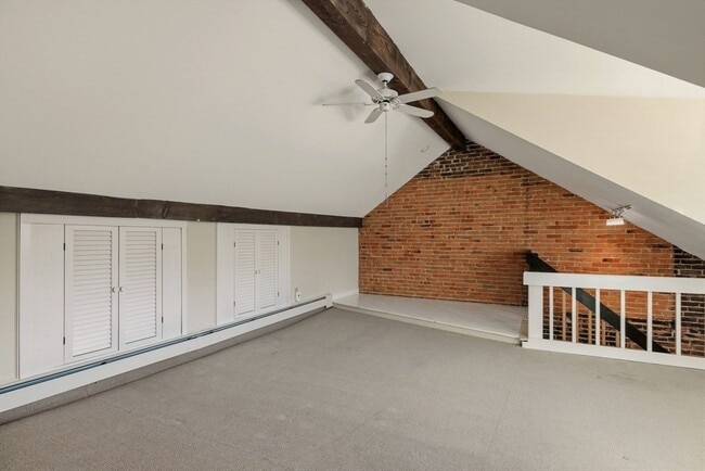 Building Photo - 25 Munroe St