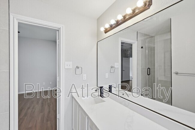 Building Photo - 1012 Waterview Dr