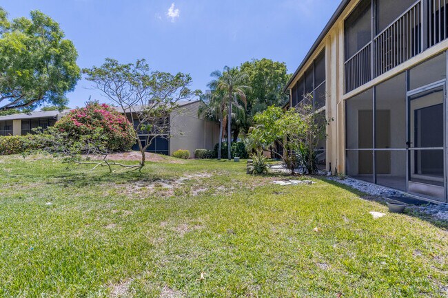 Building Photo - 1272 S Military Trail