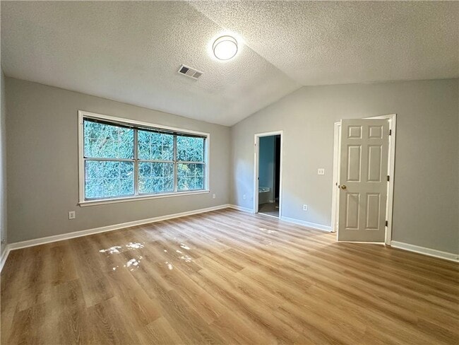 Building Photo - 11900 Carriage Park Ln