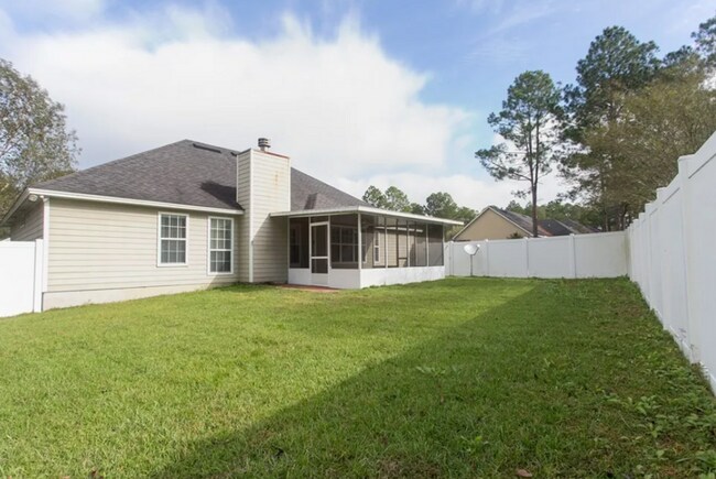 Building Photo - Southern Charm and Modern Comforts Await i...