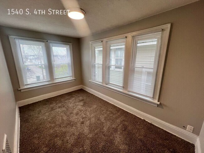 Building Photo - 1540 S 4th St