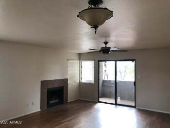 Building Photo - Beautiful Scottsdale  2 Bedroom 2 Bath Con...