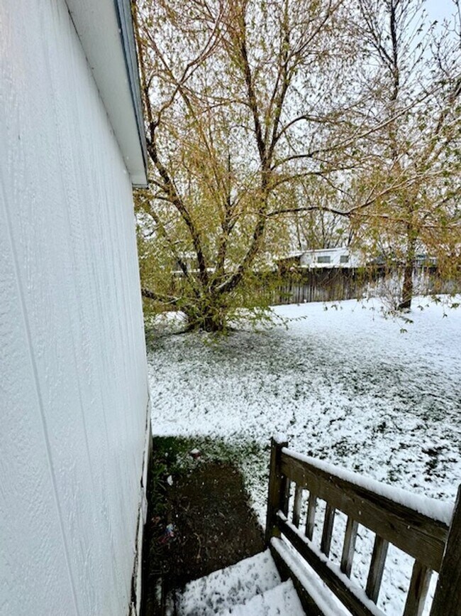 Building Photo - 3 Bedroom 2 Bathroom Modular