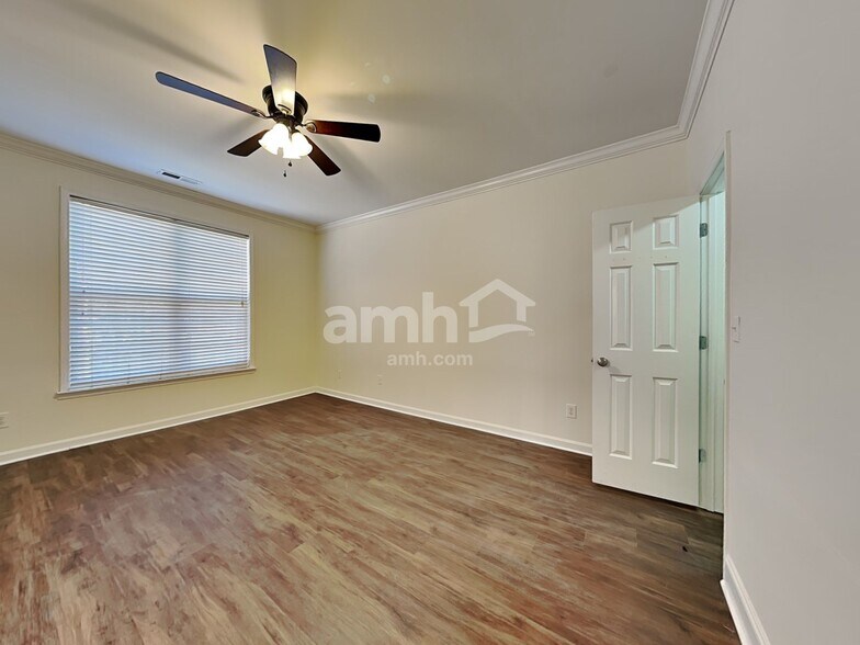 Building Photo - 641 Woodson Dr
