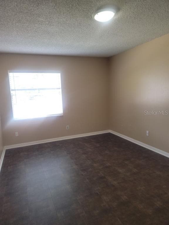 Building Photo - 4223 Parkside Dr