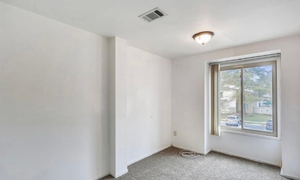 Building Photo - 9409 Gentle Cir