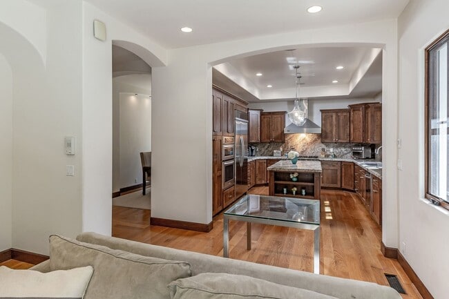 Building Photo - Elegant Mediterranean Home in Prime Menlo ...