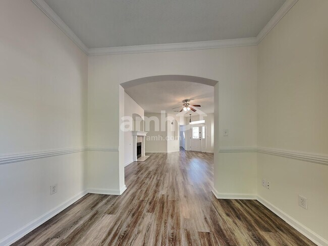 Building Photo - 3864 Lake Village Cv