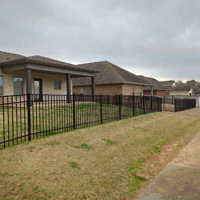 Building Photo - 7608 Graydon St