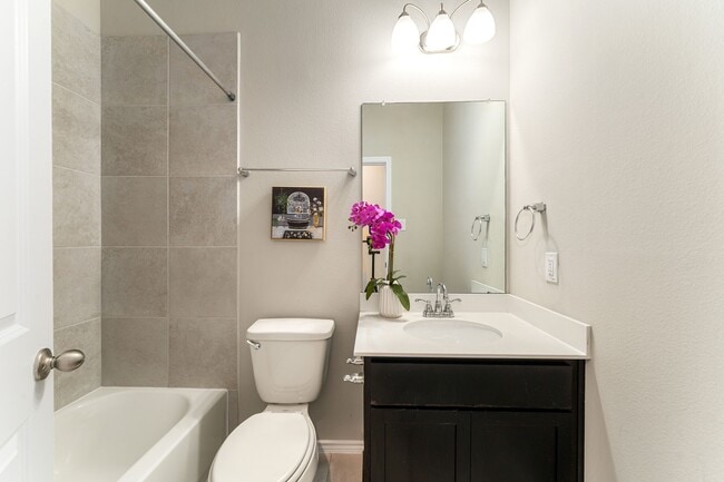 Building Photo - 5014 Aspen Orch Dr
