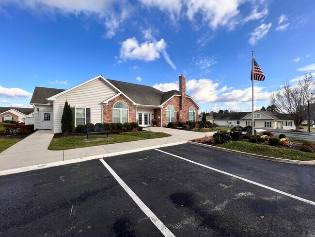 Building Photo - Stunning Three bedroom Villa in The Villas at Peppers Ferry – A Must-See!